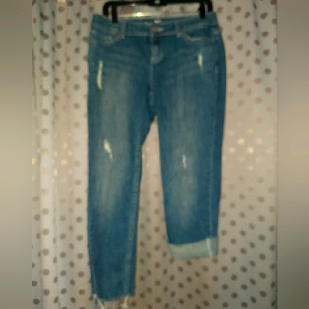 Simply Vera Straight Distressed w/Raw Hem Jean 8